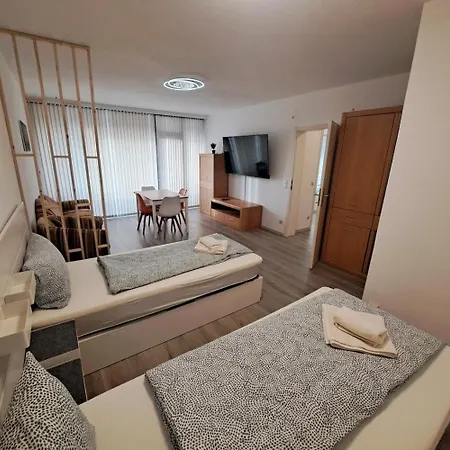 With Balcony In * מולהיים אן דר רור